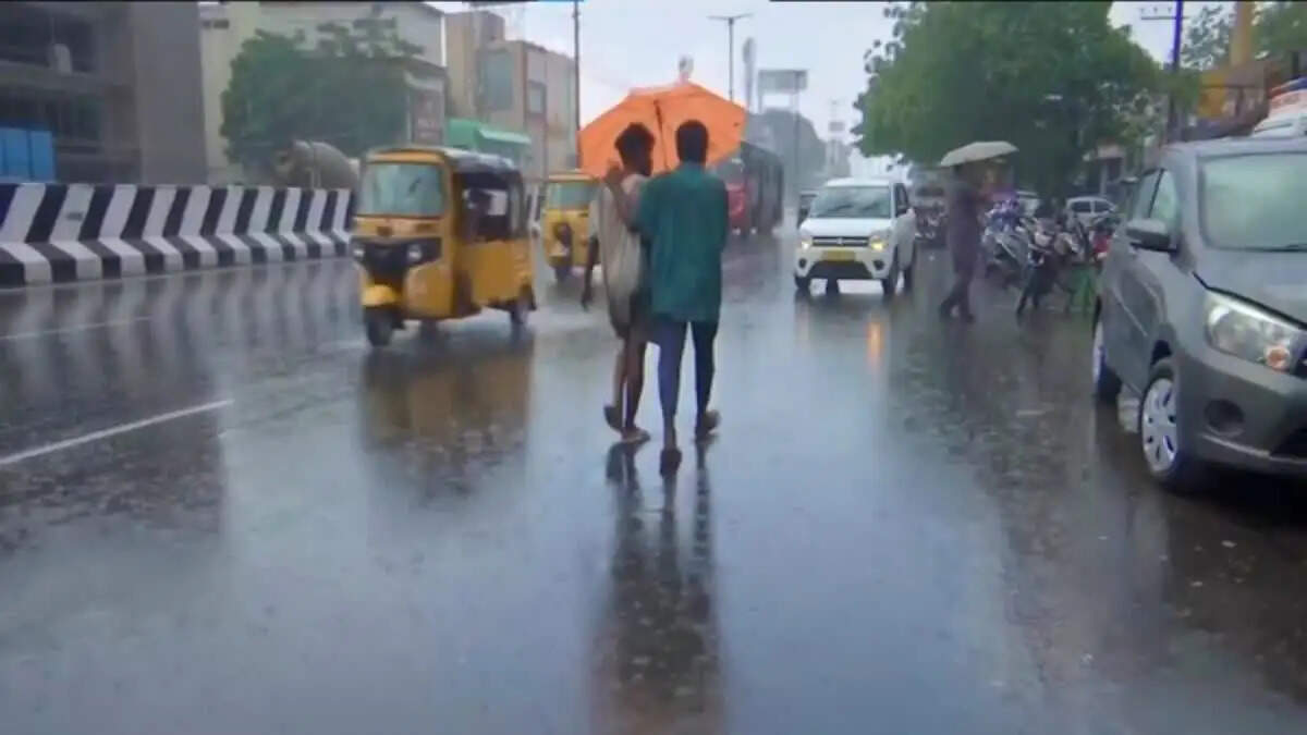 तमिलनाडु के 16 जिलों में भारी बारिश का अलर्ट, 4 जून से केरल में मानसून की दस्तक संभव