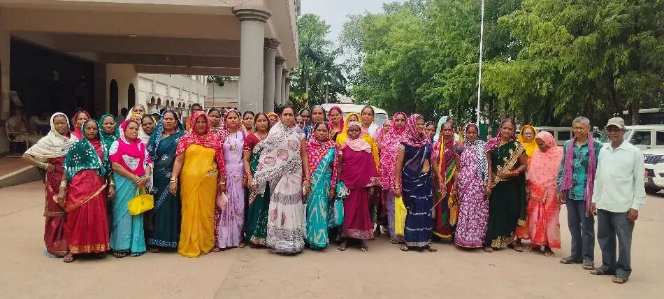 बठेना वार्ड का रेलवे अंडरब्रिज बना मुसीबत, किसानों की बढ़ी परेशानी