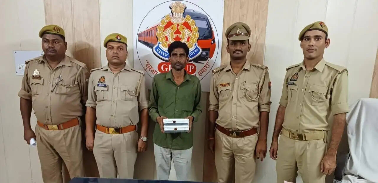 रेल यात्रियों के मोबाइल चोरी करने वाले शातिर चोर को जीआरपी ने धर दबोचा