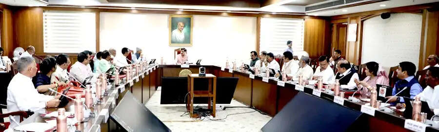 प्रधानमंत्री मोदी ने वर्तमान वैश्विक संकट से निपटने के लिए की है महत्वपूर्ण अपील : मुख्यमंत्री डॉ. यादव