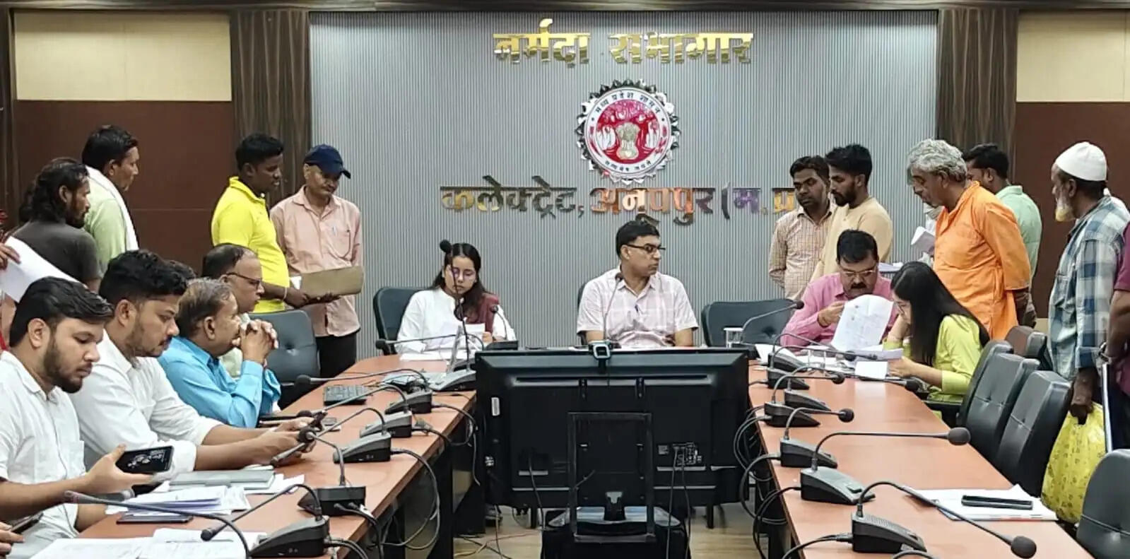 जनसुनवाई : आंगनवाड़ी सहायिका की भर्ती में धांधली, ग्रापं बिना कार्य के लाखों रुपये की शासकीय राशि के गबन का आरोप