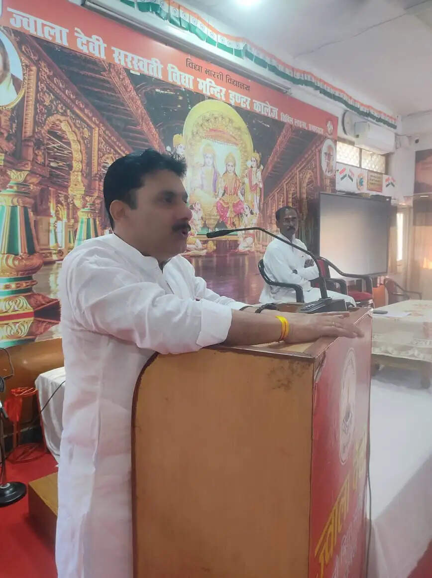 दृढ़ संकल्प और साधना से बदली रत्नाकर ने अपने जीवन की दिशा : सरोज दुबे