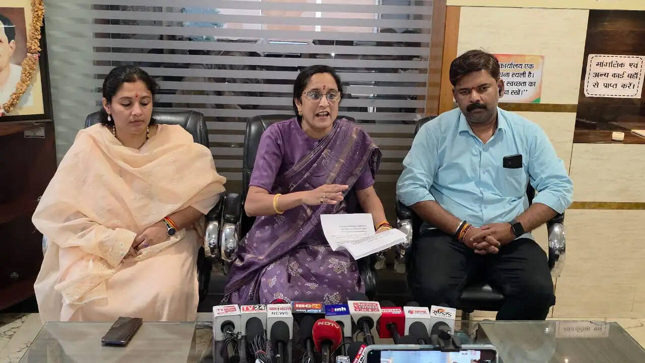 नारी सम्मान” की बात करने वाले कांग्रेस नेताओं ने ही षड़यंत्र पूर्वक महिला प्रत्याशी को हराया : अश्वनी पराँजपे