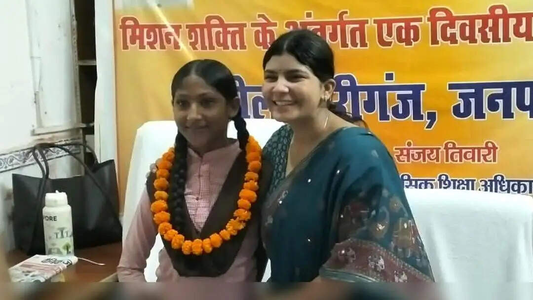 अमेठी : मिशन शक्ति के तहत कक्षा 8 की छात्रा अंशिका बनीं एक दिन की एसडीएम
