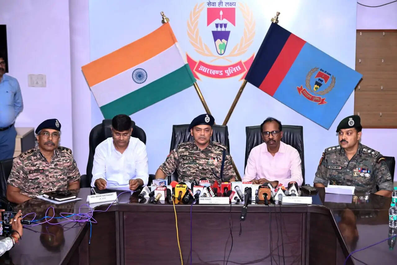 पारसनाथ–लुगूझुमरा क्षेत्र में माओवादी दस्ते का सफाया, 15 लाख का इनामी सहदेव महतो ढेर