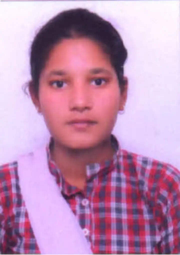 लिफ्ट लेकर घर आ रही छात्रा की सड़क हादसे में मौत