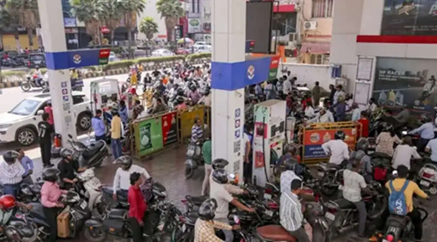 पेट्रोल 2.61 और डीजल 2.71 रुपये हुआ महंगा