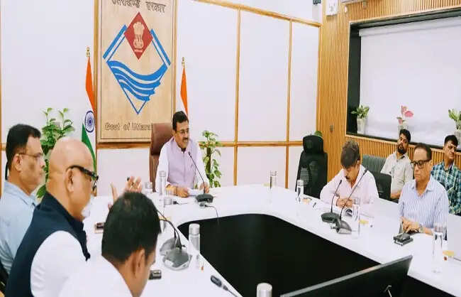 कुंभ-2027 से पहले गंगा कॉरिडोर समेत बड़ी परियोजनाओं में तेजी लाने के निर्देश