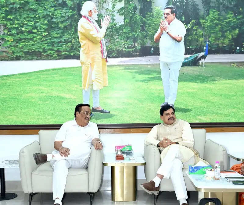 केंद्रीय जल शक्ति मंत्री आरसी पाटिल से मिले मप्र के मुख्यमंत्री मोहन यादव, विभिन्न विषयों पर की चर्चा
