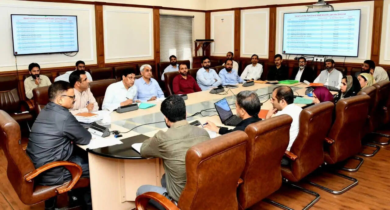 जनजातीय छात्रावासों की व्यवस्था पर मंत्री जावेद राणा सख्त, पोषण और निर्माण कार्यों में तेजी के निर्देश