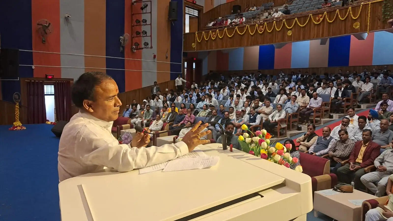 इंजीनियरिंग कालेज घुड़दौड़ी के स्थापना दिवस पर दी शानदार प्रस्तुतियां