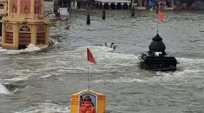 नासिक में बादल फटने का खतरा टला, गुजरात के लिए चेतावनी जारी