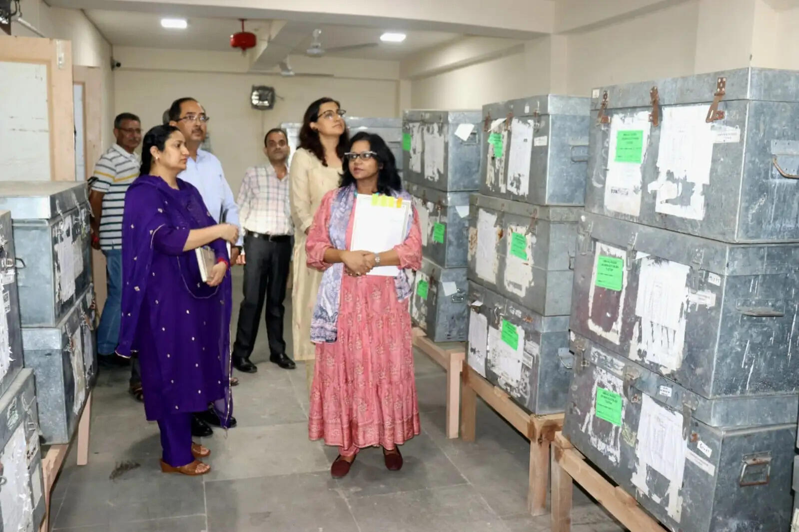 मुख्य निर्वाचन अधिकारी ने किया ईवीएम-वीवीपैट वेयरहाउस का निरीक्षण