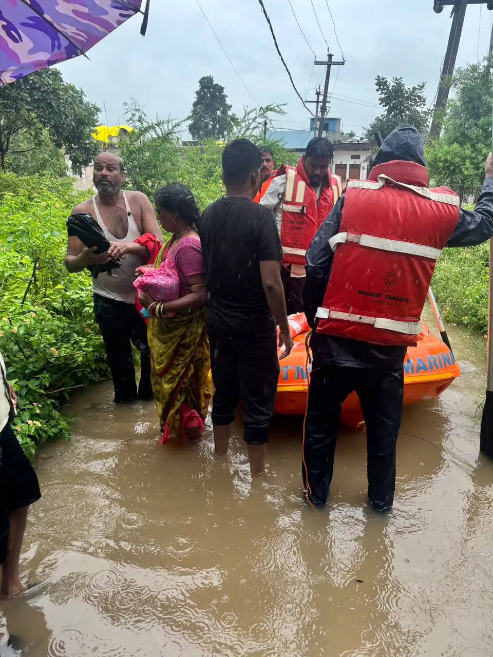 आगरमालवाः भारी बारिश से घरों में जलभराव, राहत एवं बचाव कार्य शुरू