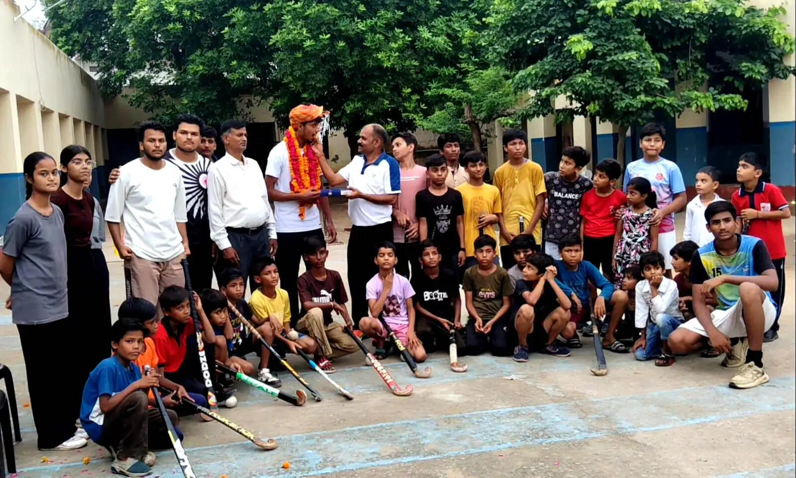 राजस्थान हॉकी टीम के खिलाड़ी मानवेंद्र का धौलपुर में स्वागत