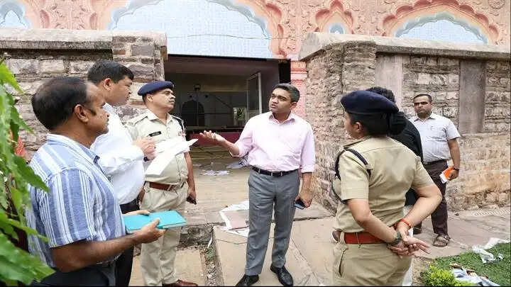 भोपालः जगदीशपुर में 19 जुलाई कैबिनेट बैठक, कलेक्टर ने किया स्थल निरीक्षण