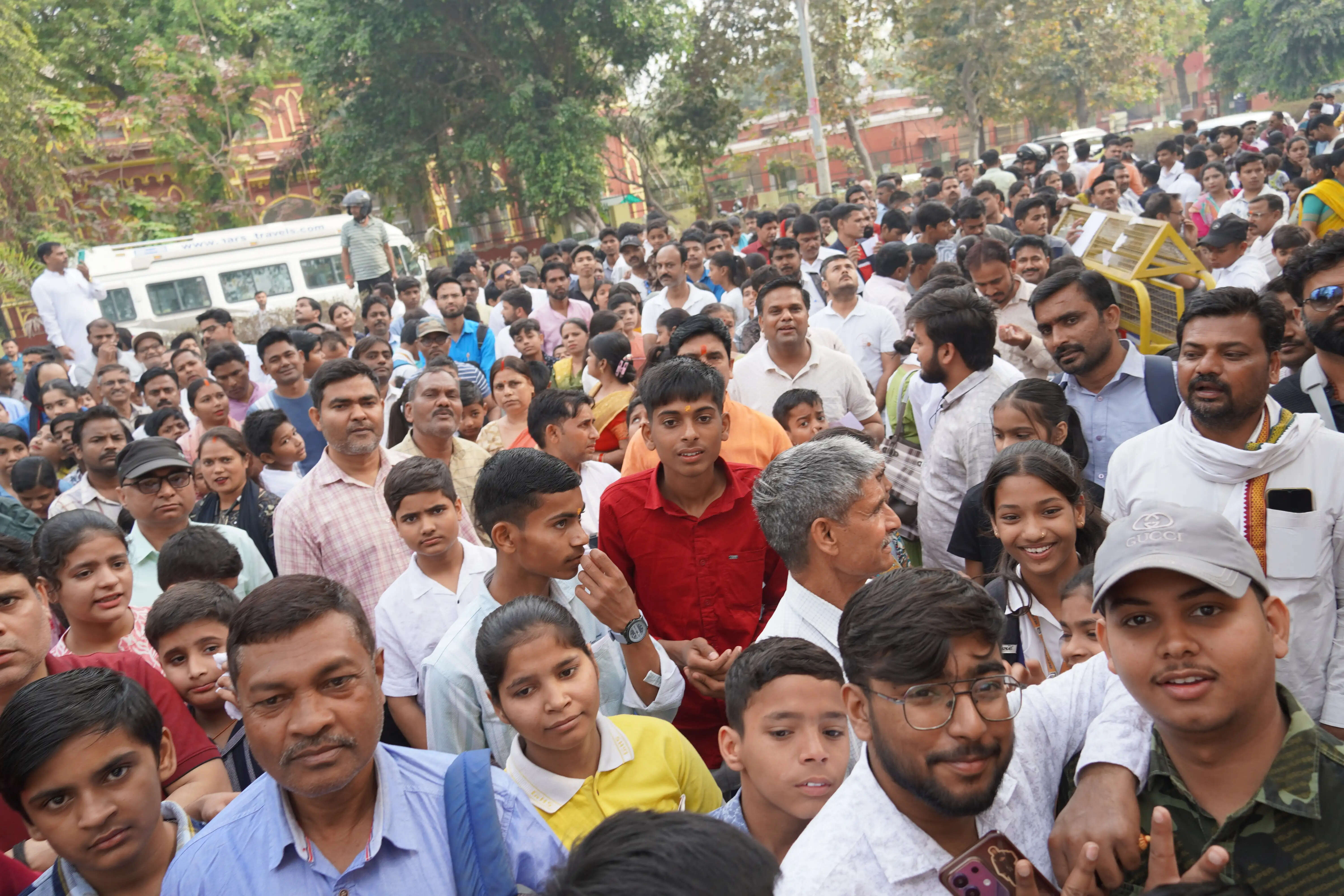 ज्वाला देवी सरस्वती विद्या मन्दिर इण्टर काॅलेज की प्रवेश परीक्षा में शामिल हुए 1500 प्रतिभागी