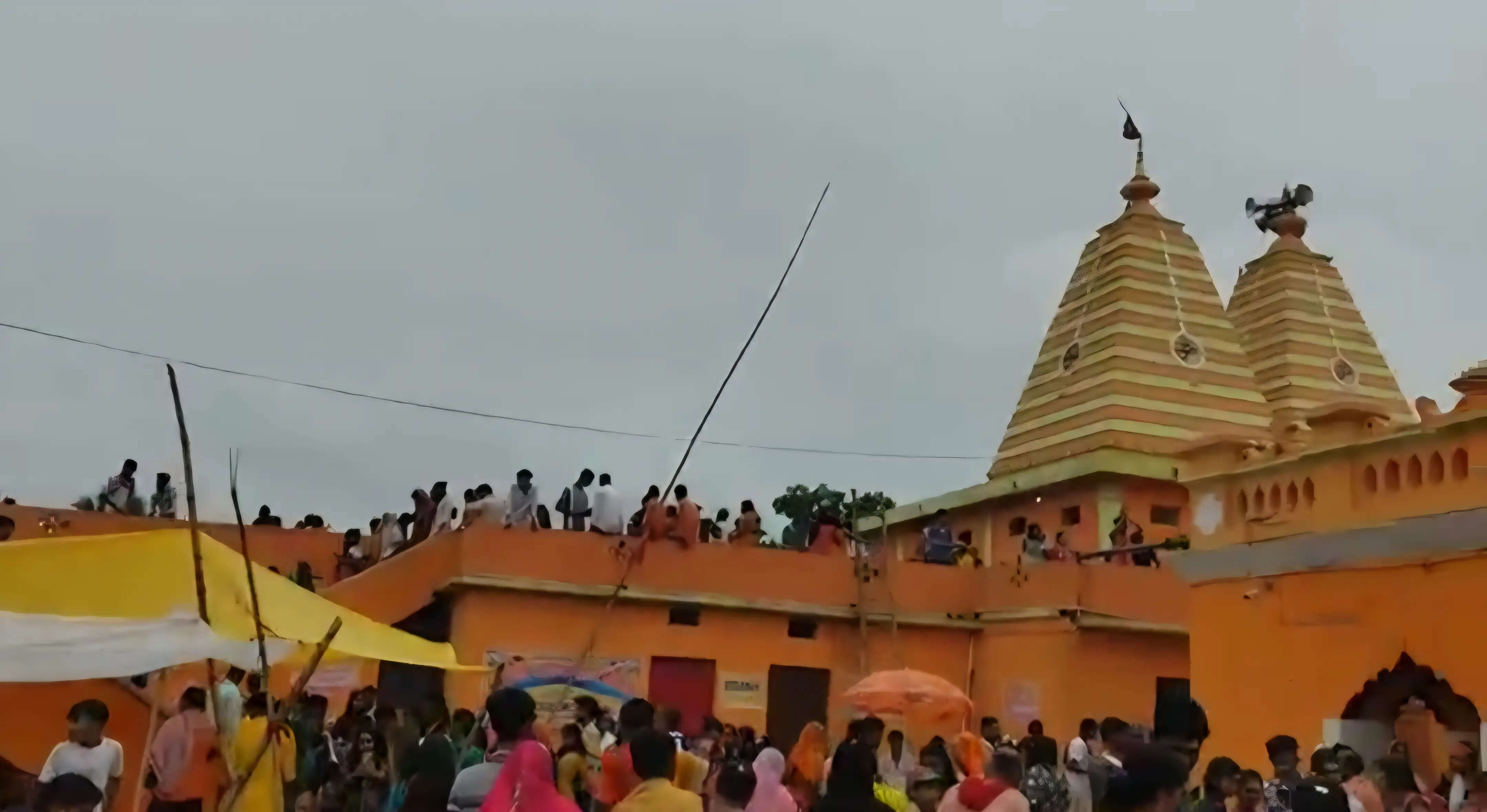 सारण जिले के सिलहौरी में सावन माह में उमड़ती है श्रद्धालु की भीड़