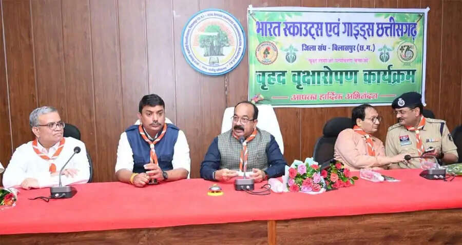 उप मुख्यमंत्री&nbsp;अरुण साव ने किया पौधारोपण, बोले हरियाली बढ़ेगी तो पर्यावरण भी स्वस्थ और सुंदर बनेगा