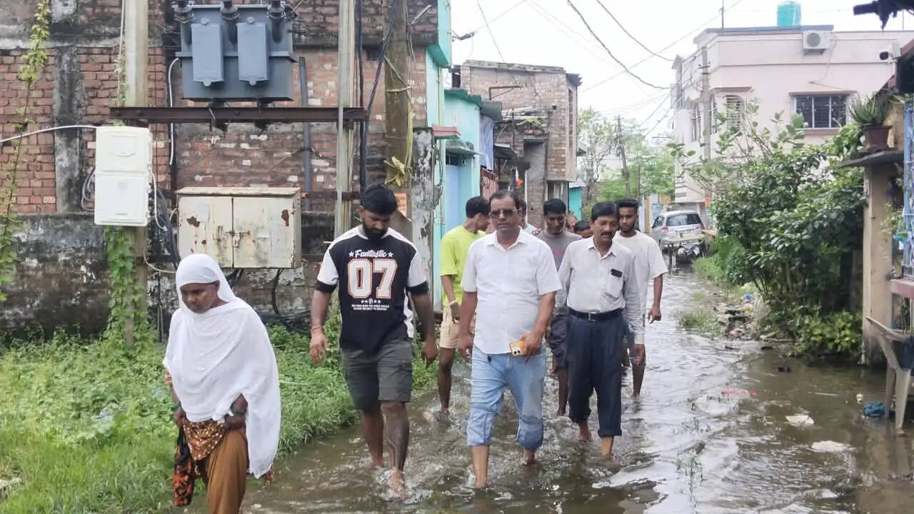 सप्तग्राम पंचायत में जलजमाव से परेशानी जारी, करीब 500 परिवार प्रभावित