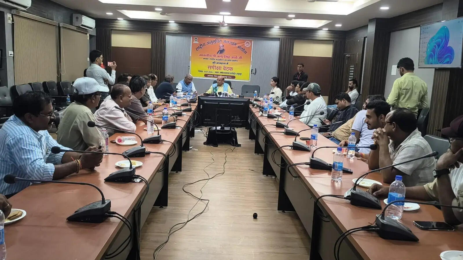 अनूपपुर: राष्ट्रीय अनुसूचित जनजाति आयोग के अध्यक्ष ने पत्रकारों के सवालों पर गोल-मोल जबाब