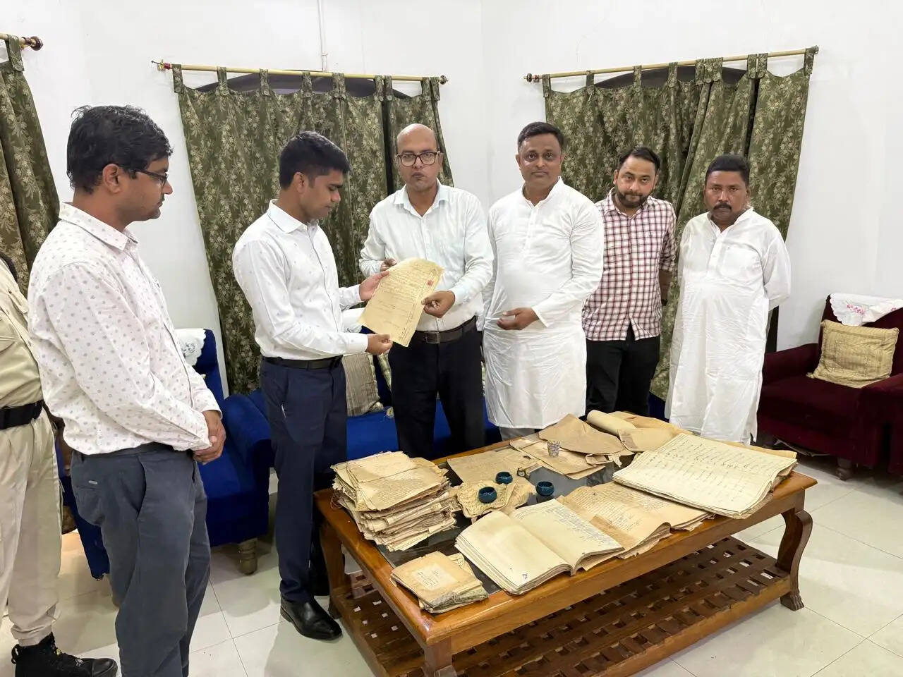 सीवान की 200 वर्ष पुरानी पांडुलिपियां आईं सामने, आर्थिक इतिहास का खुला अहम अध्याय