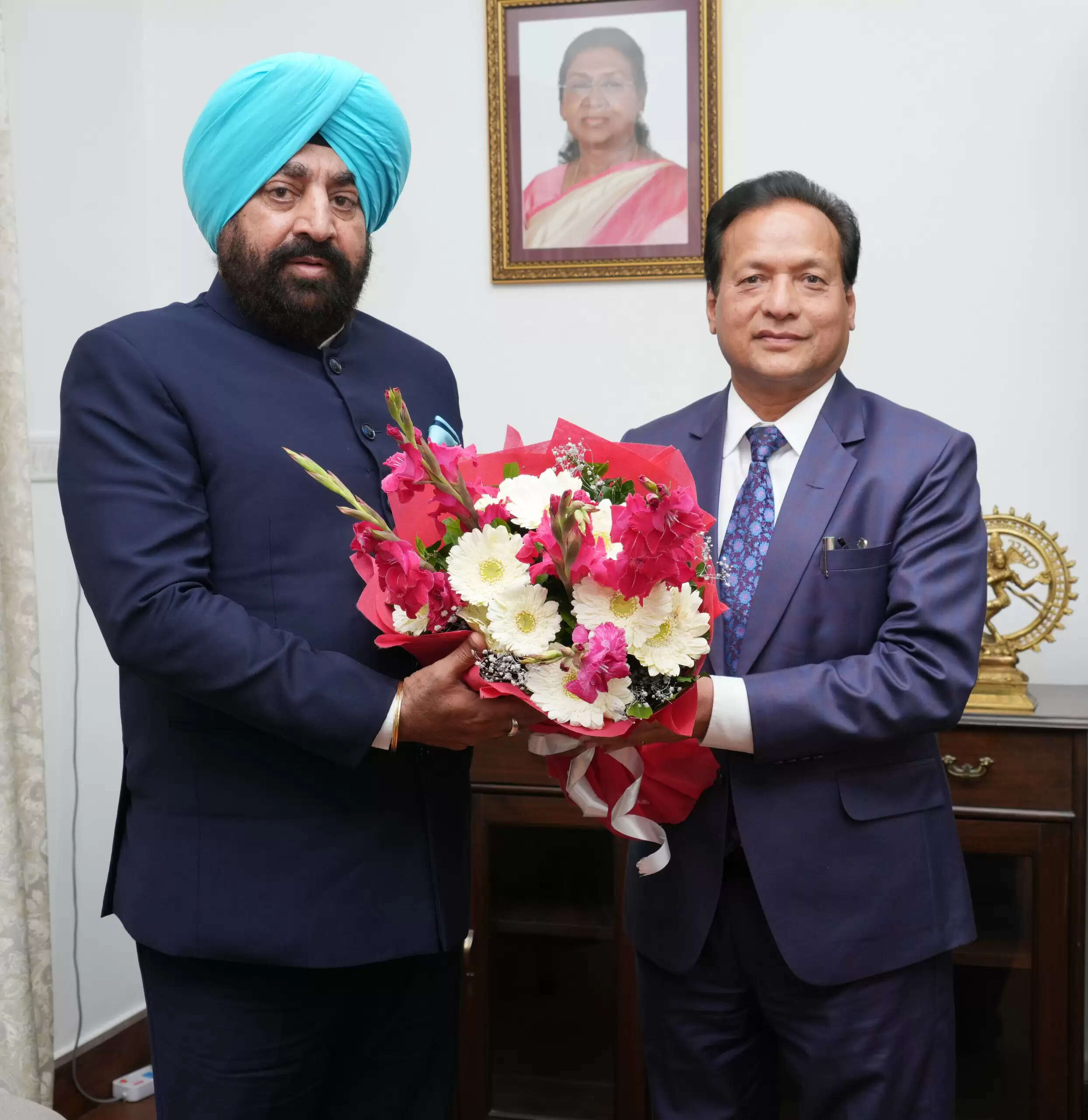 गोविंद बल्लभ पंत कृषि एवं प्रौद्योगिक विश्वविद्यालय के कुलपति ने राज्यपाल से की भेंट