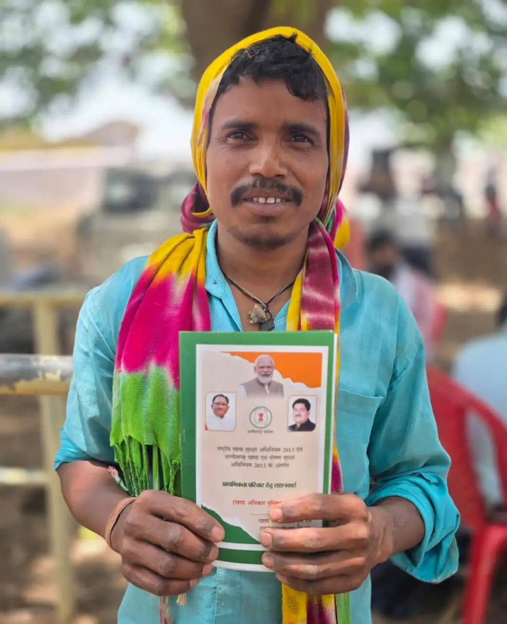 अंबिकापुर : सुखराम को मिला एक रुपये किलो वाला राशन कार्ड, चेहरे पर लौटी मुस्कान