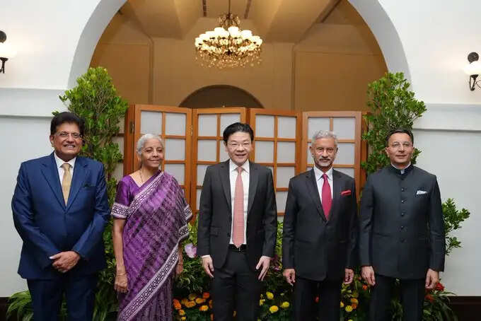 मंत्रिस्तरीय गोलमेज सम्मेलनः भारत सिंगापुर ने द्विपक्षीय संबंधों को और मजबूत करने पर की चर्चा