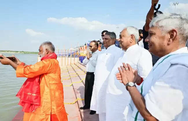 मुख्यमंत्री ने बख्तियारपुर में पक्का तट सुरक्षात्मक कार्य का किया लोकार्पण