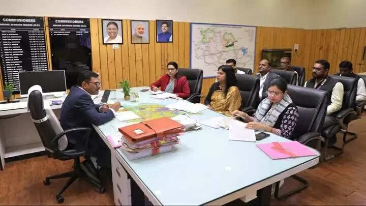 इंदौर नगर निगम क्षेत्र के आसपास की 8 पंचायतों में होंगे स्वच्छता के कार्यः सम्भागायुक्त डॉ. खाड़े