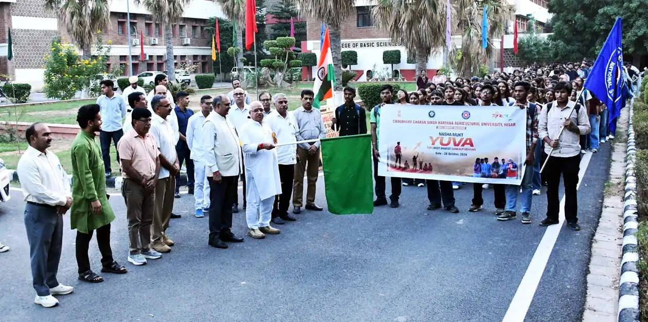 हिसार : युवाओं को नशे से दूर रखना और स्वस्थ जीवनशैली अपनाने के लिए प्रेरित करना जरूरी : सतीश कुमार