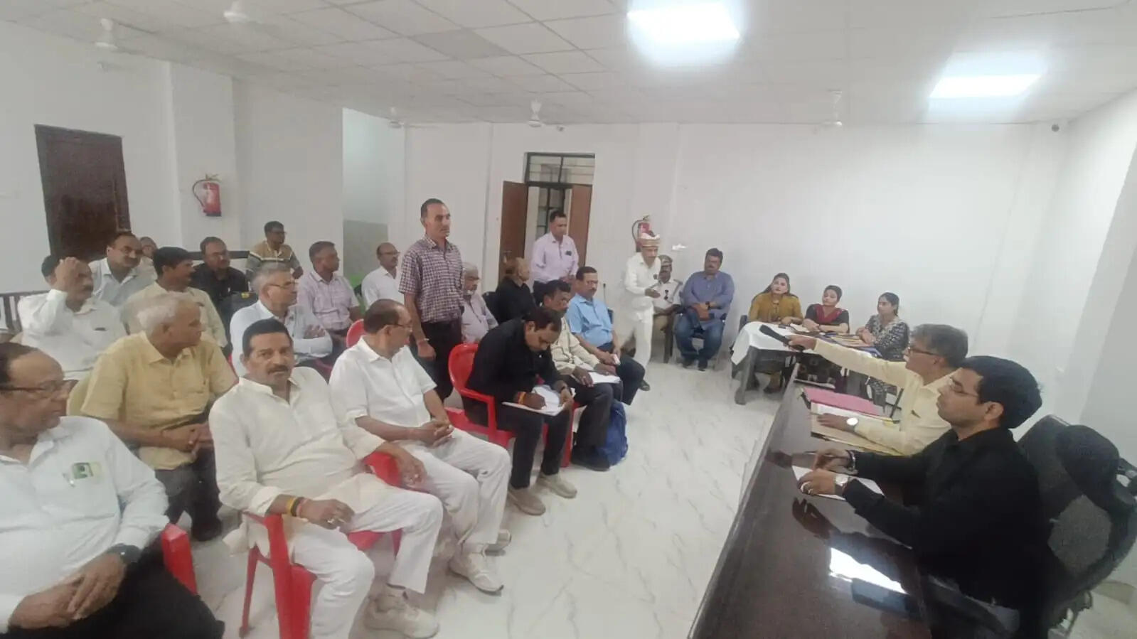 जिला सैनिक बंधु की बैठक आयोजित, पूर्व सैनिकों की समस्याओं के समाधान पर जोर