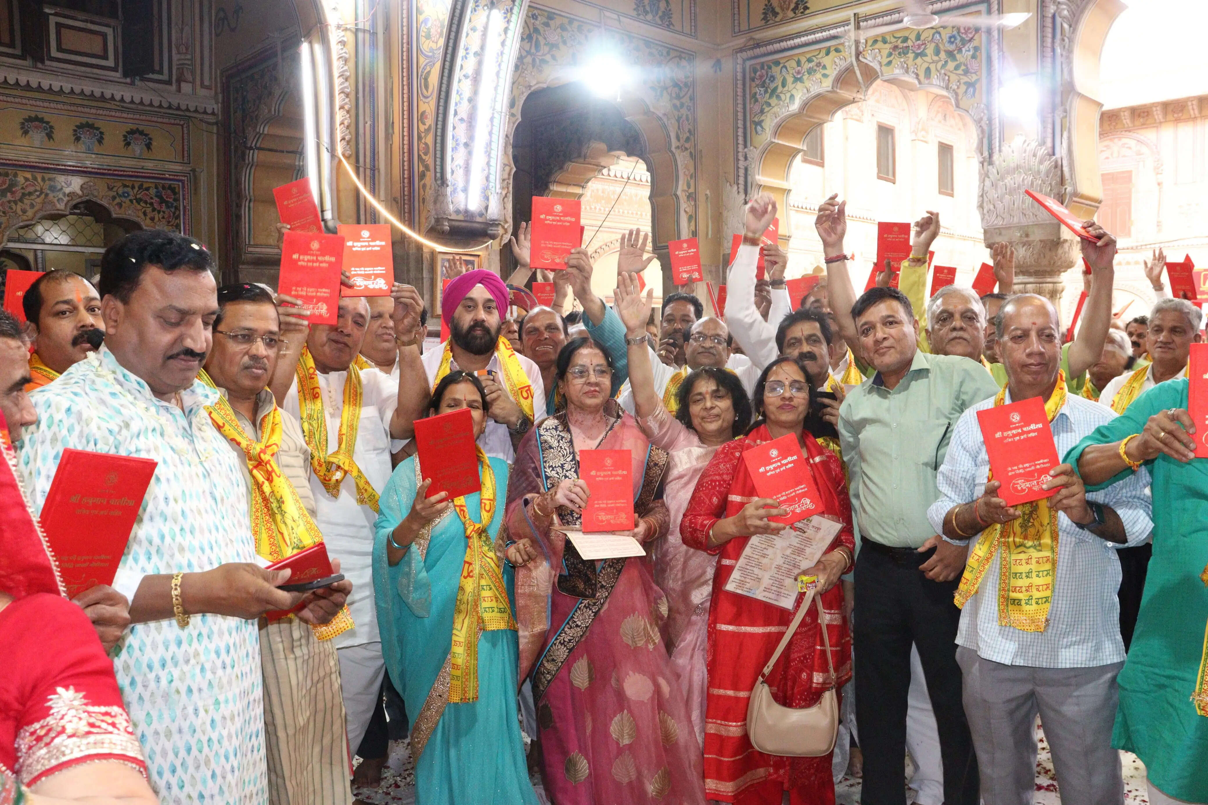 हनुमान चालीसा पाठ से गूंजा श्री रामचंद्र जी मंदिर