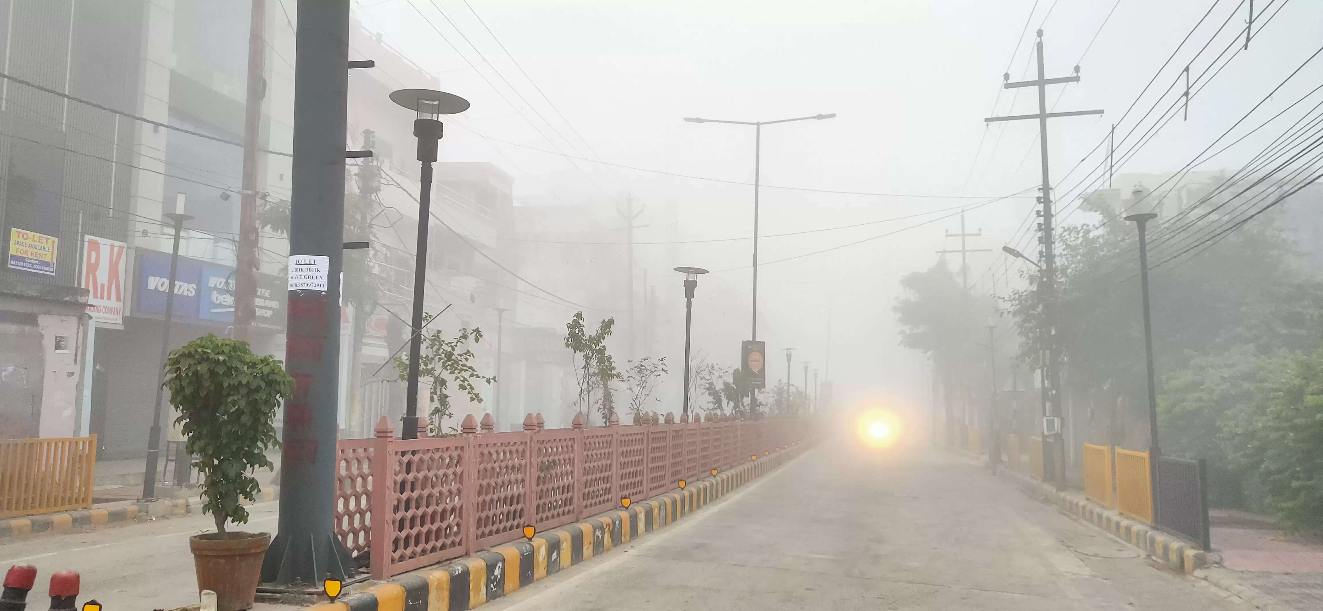 मुरादाबाद : कार्तिक पूर्णिमा पर सीजन के पहले कोहरे के साथ ठंड ने दी दस्तक