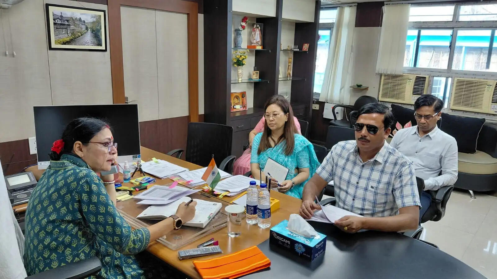 ट्रांसजेंडर समाज के सशक्तिकरण पर विकास भवन में अहम बैठक संपन्न