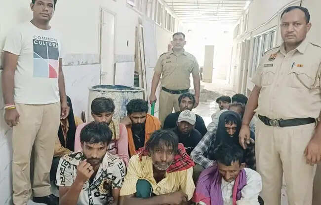 सोनीपत पुलिस ने नशा कर रहे 12 युवकों को उपचार दिलाया