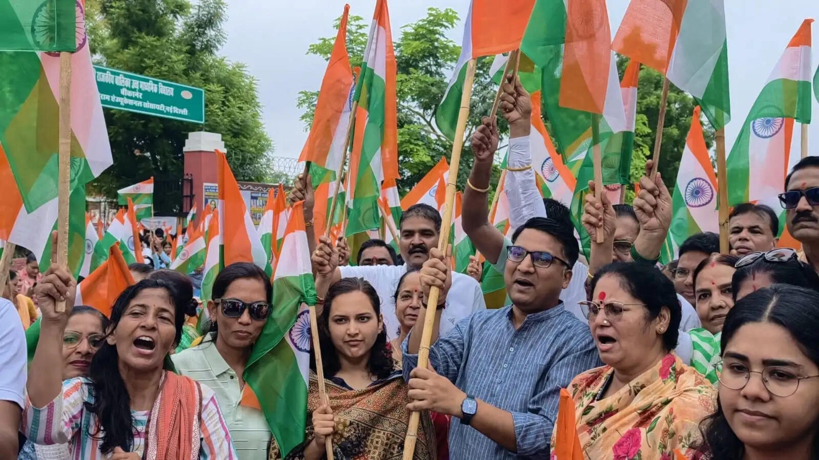 ‘हर घर तिरंगा’ अभियान के तहत बीकानेर में निकली प्रभात फेरी