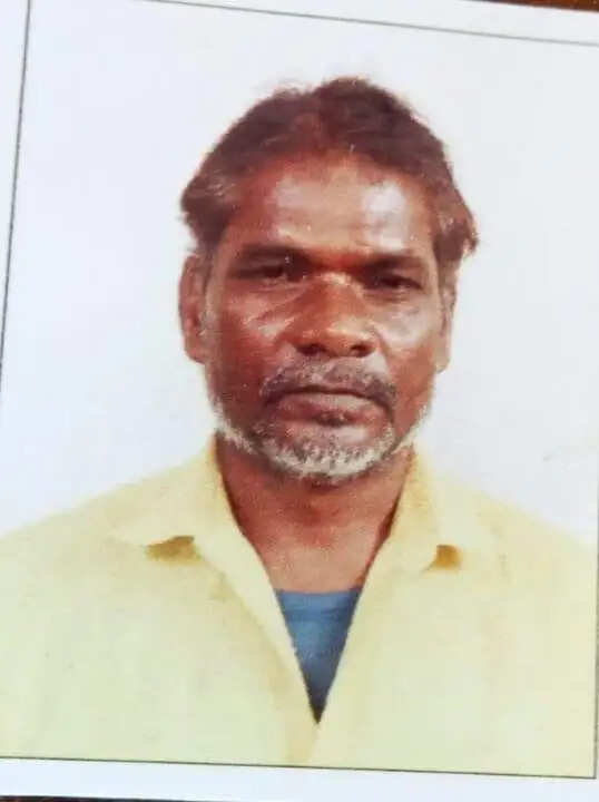 अमेठी : फांसी के फंदे से लटका मिला अधेड़ का शव, जांच में जुटी पुलिस