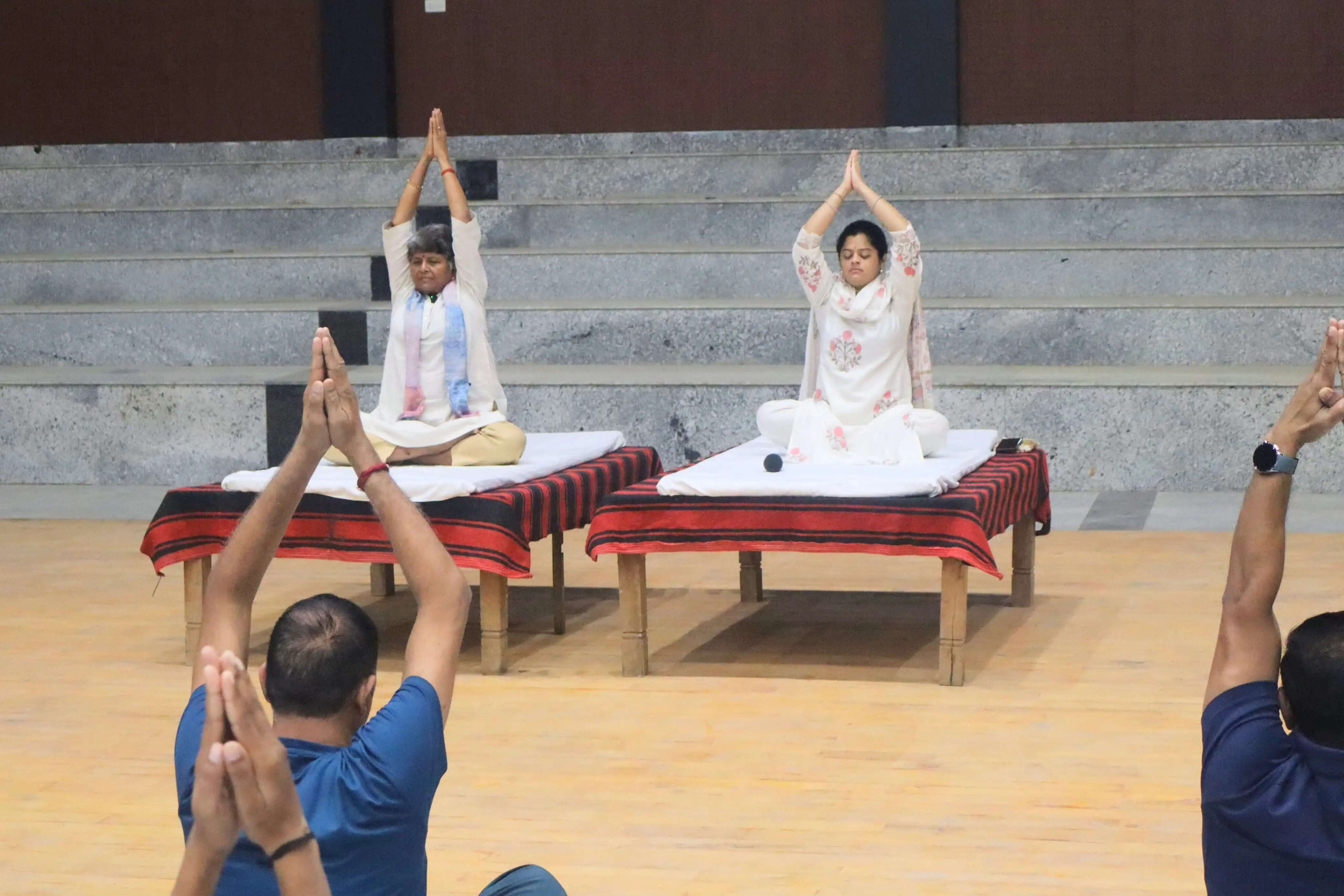 योग से जागता है ऊर्जा और आत्मविश्वास: कुलपति