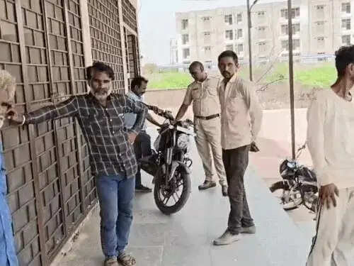 पत्नी को लेने ससुराल पहुंचा युवक, हंगामे के बाद बिगड़ी तबीयत; जहर खाने की बात कहकर तोड़ा दम