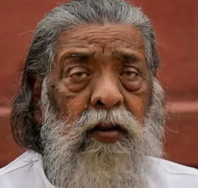 दिशोम गुरु शिबू सोरेन की पहली पुण्यतिथि कल, बरलंगा में मुख्यमंत्री हेमंत सोरेन करेंगे प्रतिमा का अनावरण