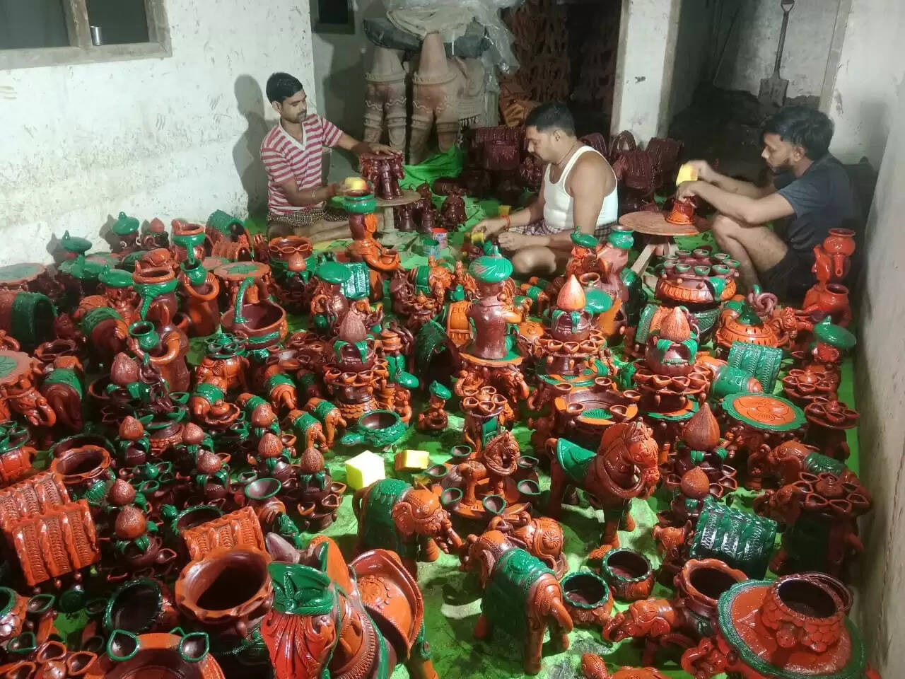 वैश्विक पटल पर चमक बिखेरेगा गोरखपुर की माटी का शिल्प ‘टेराकोटा’, उत्तर प्रदेश इंटरनेशनल ट्रेड शो में लगेंगे चार विशेष स्टॉल