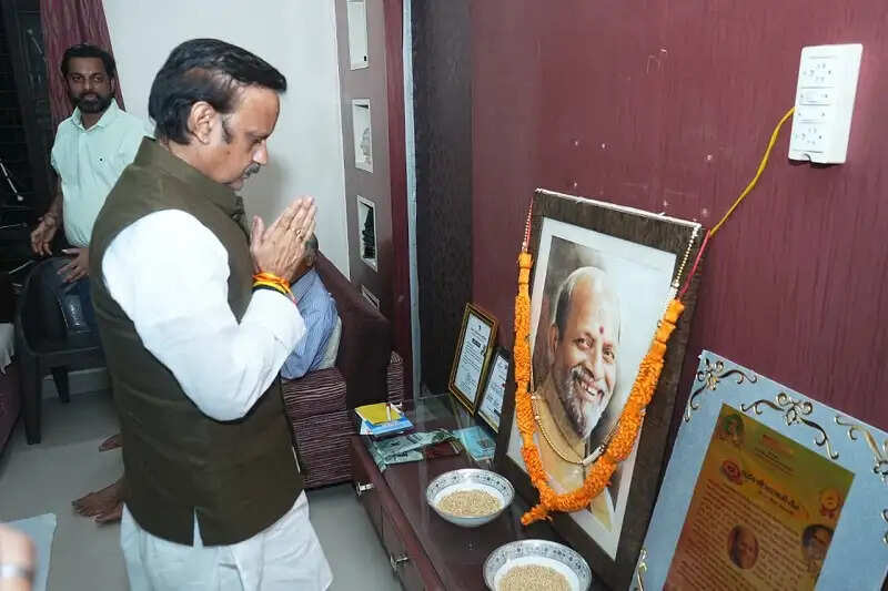 मप्रः उप मुख्यमंत्री शुक्ल ने सपत्नीक हरियाली अमावस्या पर किए बाबा महाकाल के दर्शन