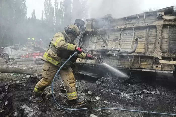 कीव पर रूसी मिसाइल और ड्रोन हमले में 9 की मौत, 124 घायल