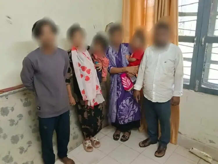 अवैध रूप से भारत में घुसपैठ करने वाले छह को पकड़कर भेजा वापस