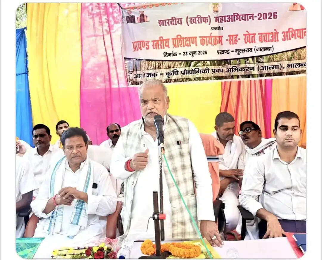 वैज्ञानिक खेती और पेड़ लगाकर बढ़ाएं उत्पादन: श्रवण कुमार