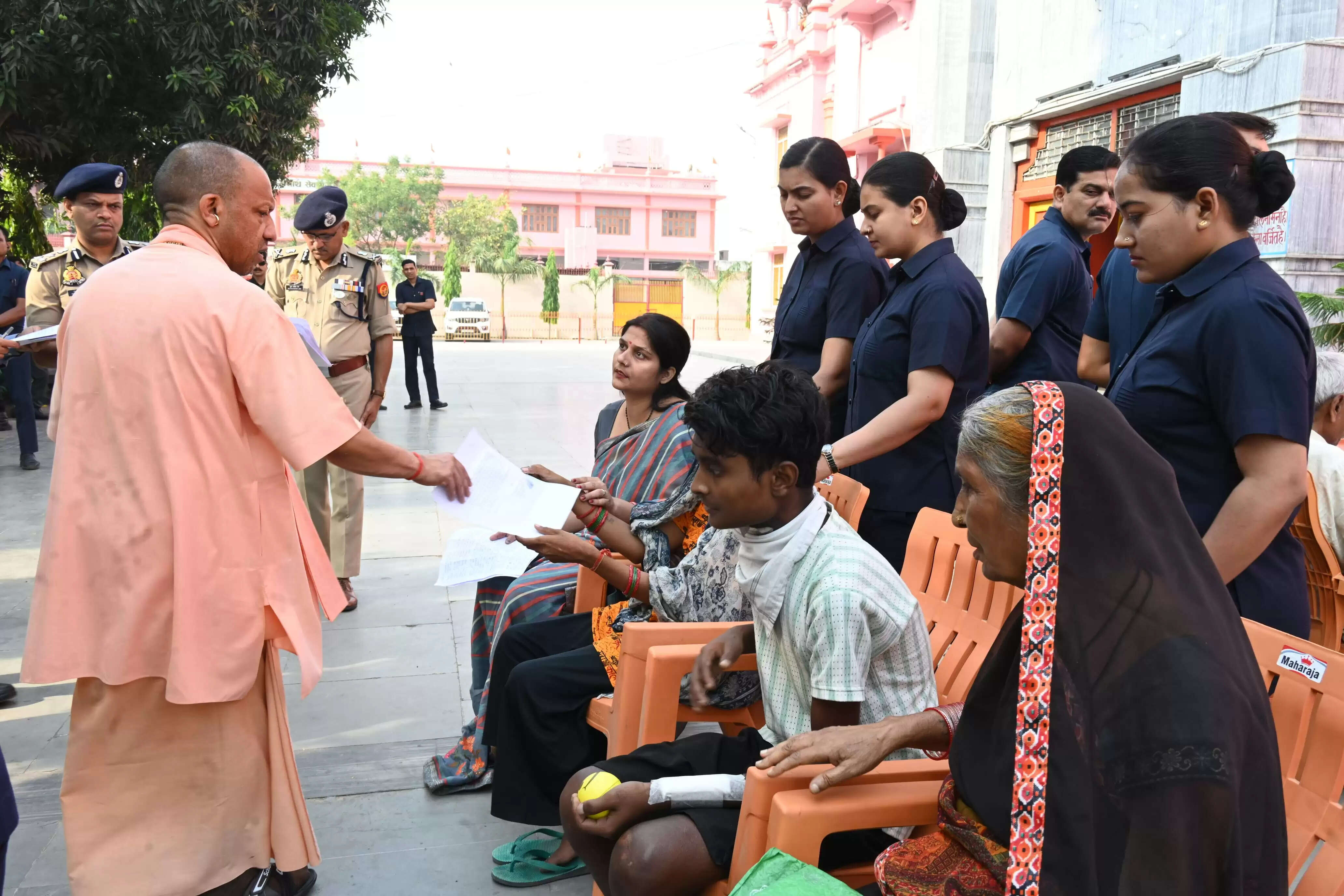 घबराइए मत, बच्चे के इलाज में नहीं आने देंगे कोई बाधा : मुख्यमंत्री