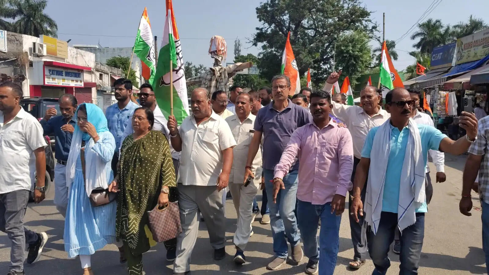 बेहड़ से अभद्रता पर हरिद्वार में कांग्रेस का प्रदर्शन, भाजपा सरकार का पुतला फूंका