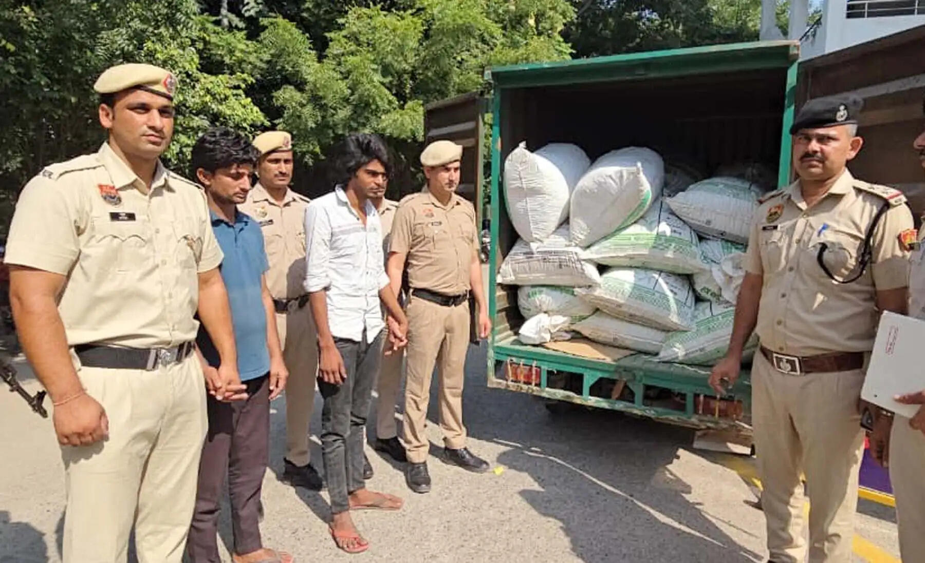 गुरुग्राम पुलिस ने सवा करोड़ का 673 किलो गांजा पकड़ा, दो गिरफ्तार